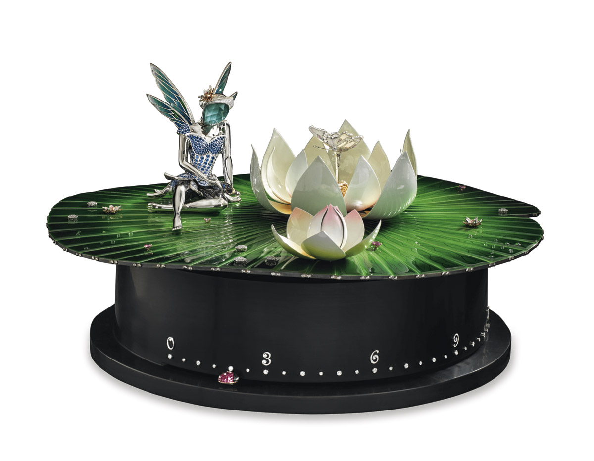 Van Cleef & Arpels, automa Fée Ondine: primo Objet Extraordinaire della Maison, è il frutto della collaborazione con il costruttore di automi François Junod, insieme a numerosi artigiani coinvolti nel progetto. Foto: Van Cleef & Arpels.