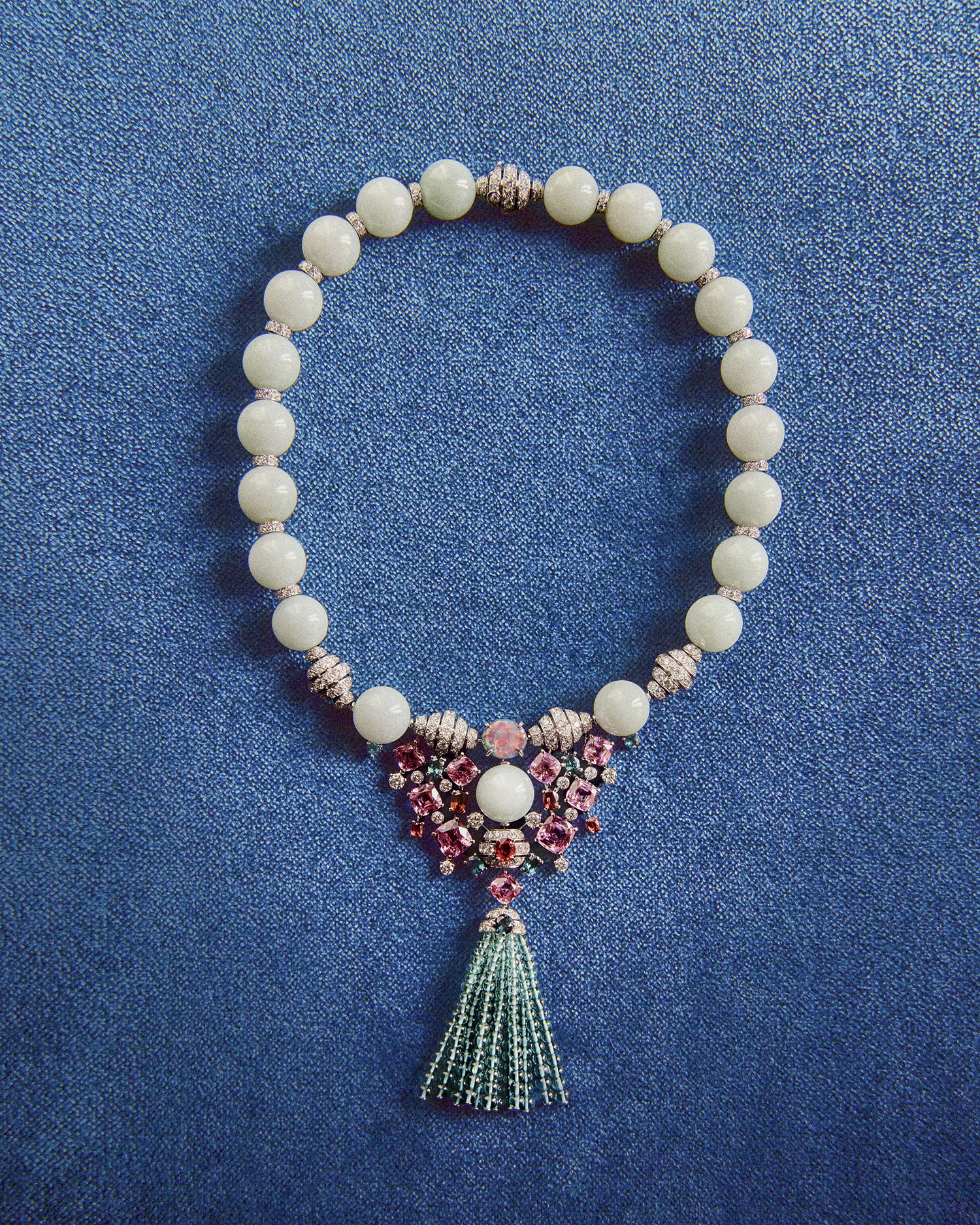Collier-Cafayate-©-Arthur-Delloye-©-Cartier