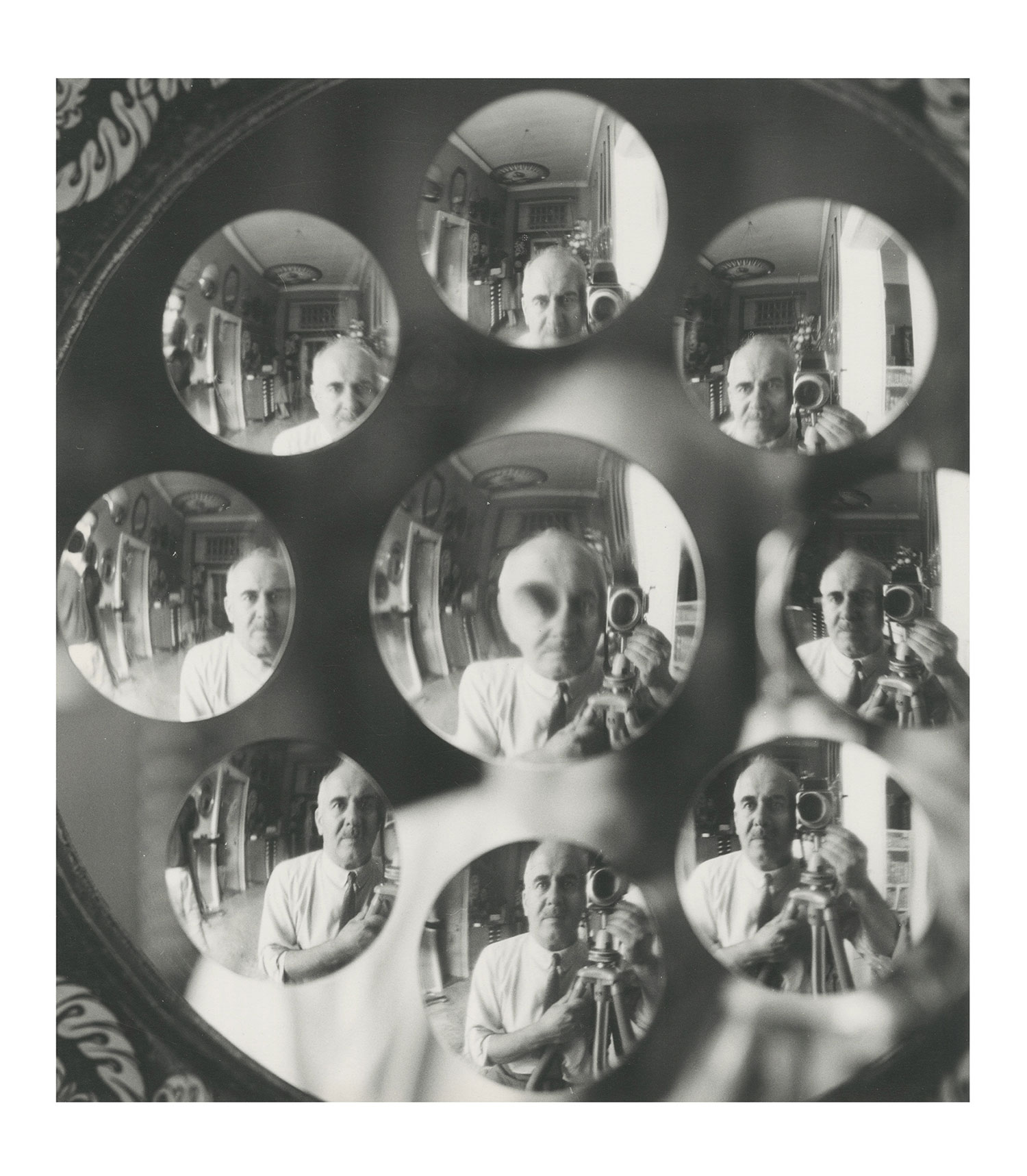 Piero-Fornasetti-allo-specchio-