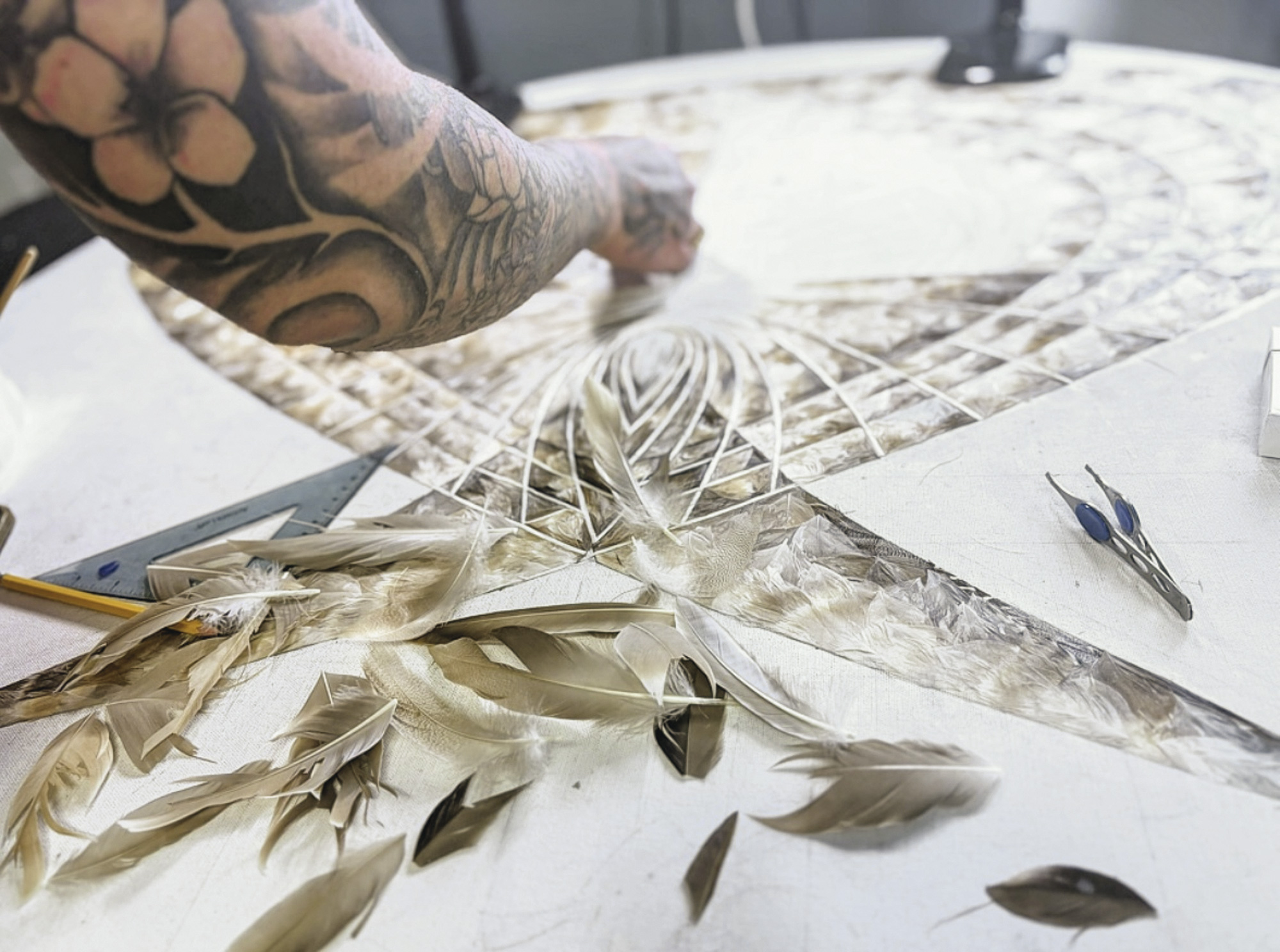 Silent-Song-3_making_ph.-Ramon-Gamboa-Feather-Art